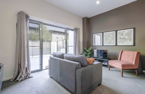 Bruce Apartment | Stylish studio Apt near AIS and GIO Stadium