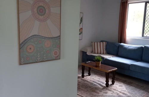 Delan Cottage | Cosy Country Cottage in Bungadoo. One-bedroom quiet accommodation.