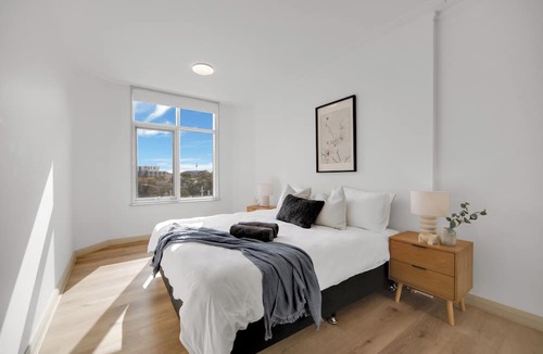 South Yarra Apartment | The Lookout - City and Rivers Views - by Ready Set Stay