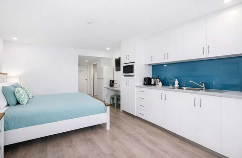 North Ward Apartment | The Strand Townsville | Ocean View | Pool & Parking