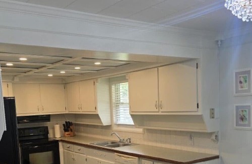 Long Beach House | Azalea Beach Retreat- Your Coastal home away from home. Beach is within blocks!