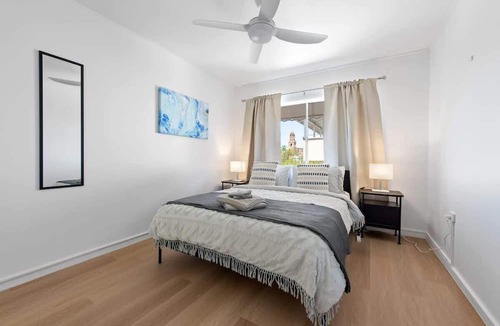 New Farm Apartment | New Farm Nest! 2Bed/1Bath/2Car/Balcony