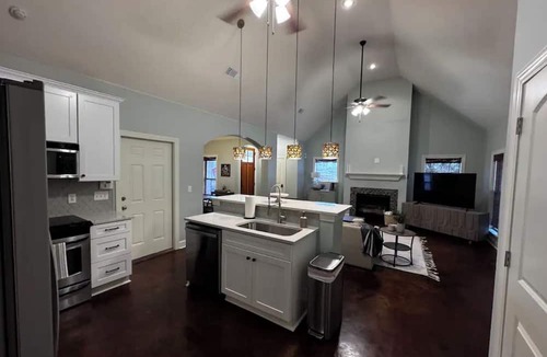 Starkville House | Peaceful, newly renovated 3 bedroom house located less than 1 mile away from MSU
