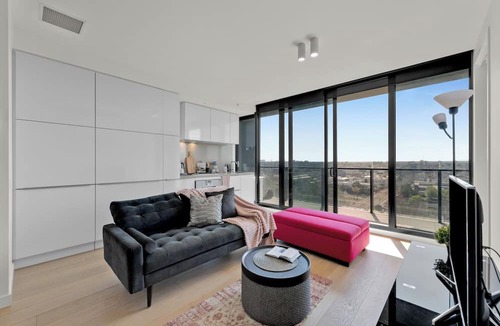 South Yarra Apartment | Yarra House apartment with stunning views
