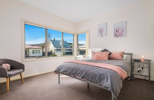 Bellerive Apartment | Bellerive Quay Modern Living with Yacht Club Views