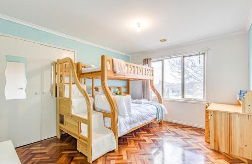 Caroline Springs House | StayAU Family Home Comfort in Caroline Springs