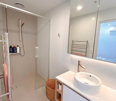 Box Hill Apartment | StayAU Elegant 3BR Penthouse with Stunning Views