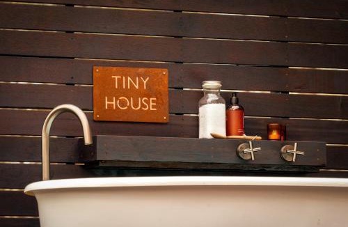 Castlemaine House | HeartStone Hill - Tiny House