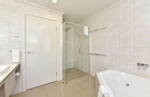 Pokolbin Villa | Ironbark Hill Villa 1 Tyrian