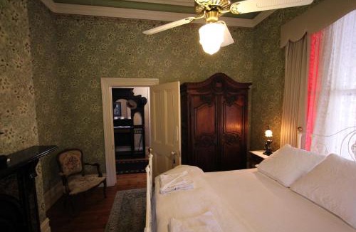Maldon Bed & Breakfast | Palm House