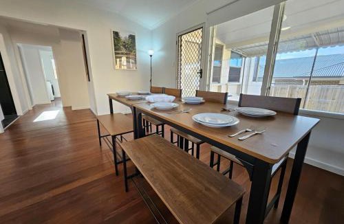 Cleveland House | SeaBreezeRetreat-BaySide-Redlands-Cleveland-Brisbane-GoldCoast!