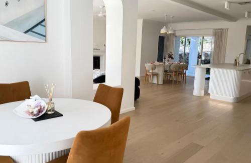 Brookfield House | Lapineta| Luxury Villa Heated Pool & Sunset Views