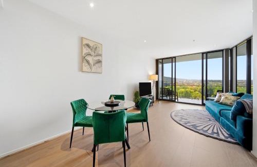City East Apartment | Stylish 1-Bed in CBD with Secure Underground Parking