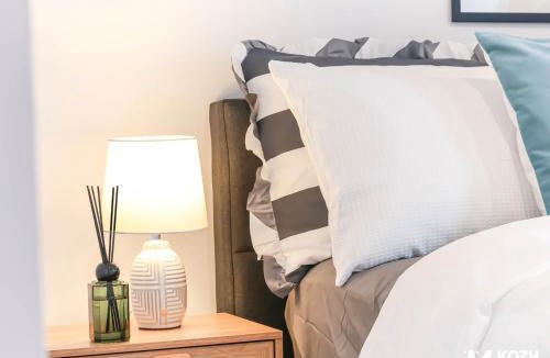 Box Hill Apartment | KozyGuru | Box Hill | Elegant City Hideaway