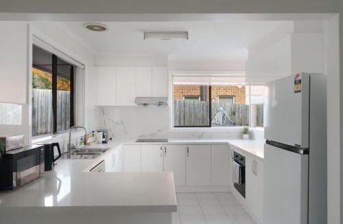 Mount Waverley House | Entire Cozy 4BR with 2 Ensuites House Mt Waverley