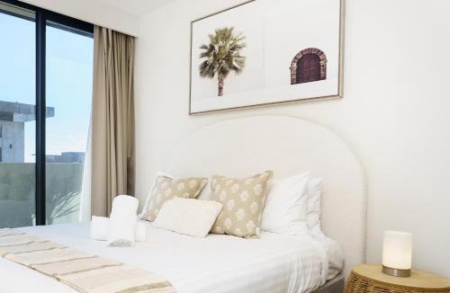 Kingston Apartment | Sub-Penthouse with Lake Views, Kingston Foreshore - Hosted by Canstay
