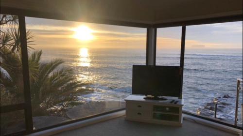 Cowrie Point House | Stanley View Beach House