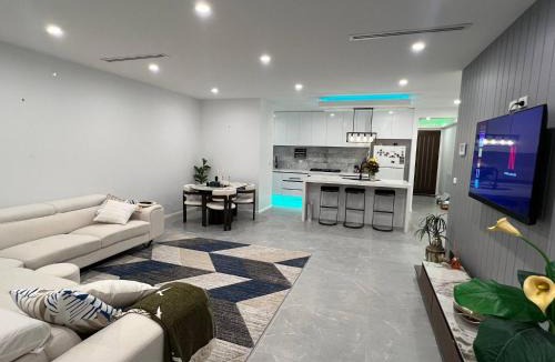 Craigieburn House | Furnished Luxury Modern Home, Near Airport, Ergonomic Workspace, Can customise