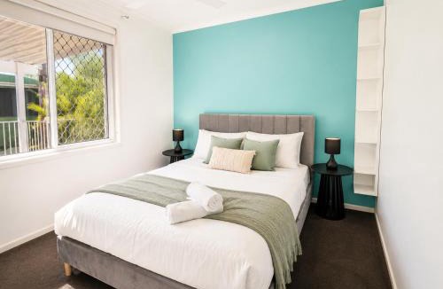 Springwood House | The Dennis Court - Private Tennis Court & Pool