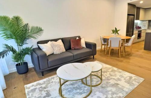 Reid Apartment | Modern 1BR Escape and Option for 2nd BR