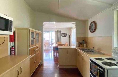 Traviston House | Baybreeze in Burrum Heads with sea views