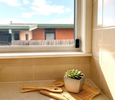Jacana House | Convenient Melbourne Stay Near Airport