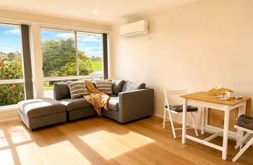 Jacana House | Convenient Melbourne Stay Near Airport