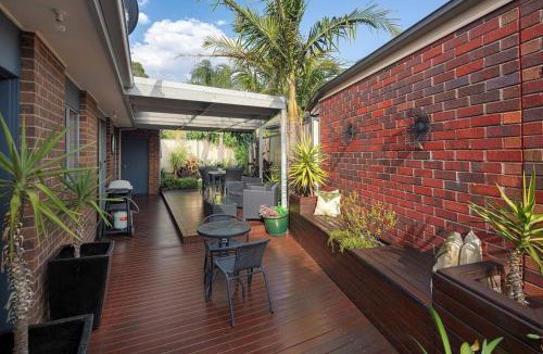 Glenroy House | Quiet 2BR Villa | Parking | 15 min Airport & City
