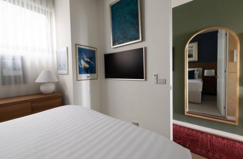 Prahran Apartment | Designer Retreat Near Chapel St and Transport