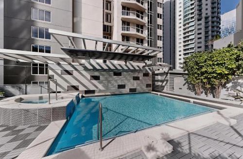 Brisbane Central Business District Apartment | The Gilded Gallery I Art-Inspired Luxe Retreat