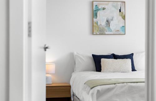 Prospect Apartment | Luxury 2BR & Sofa Bed Apartment in the Heart of Prospect