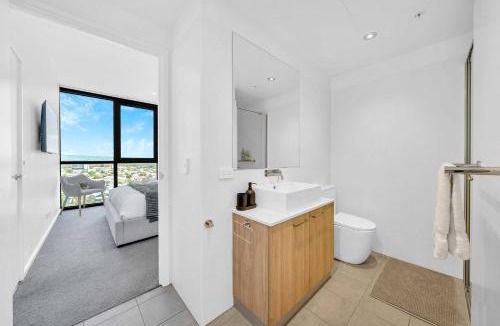 Adelaide Central Business District Apartment | Luxe on Franklin with Car Park, Lap Pool, Sauna, BBQ