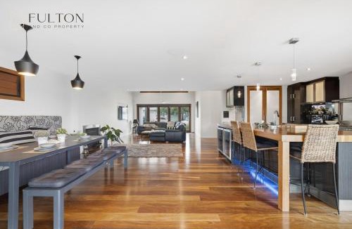 Buddina House | Renovated Beach House with Pool and 2 Min Walk to Sand