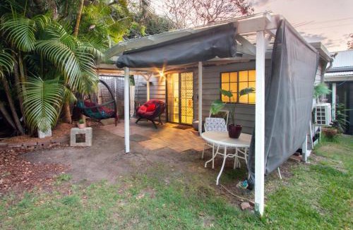 Samford Valley Apartment | One Bed Cabin Samford Village