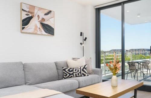 Dickson Apartment | Quiet Modern 1BR with Private Balcony - Hosted by Canstay
