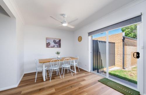 Shepparton House | 3Bed 2Bath home - Nth Central Reno metres from Hosp w Wifi