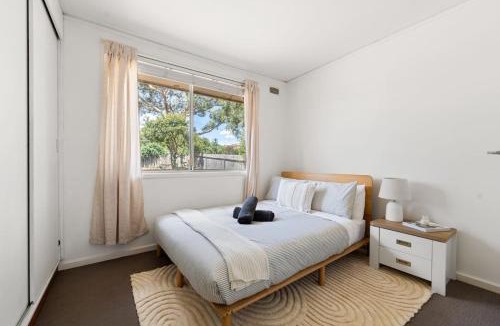 Page House | Comfortable Home for 6 - Canberra Inner North