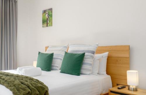Kingston Apartment | Ground Floor Apartment with Park Views, Kingston - Hosted by Canstay