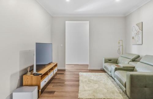 Park Ridge House | Brand new 4BR Family Home in Peaceful Park Ridge
