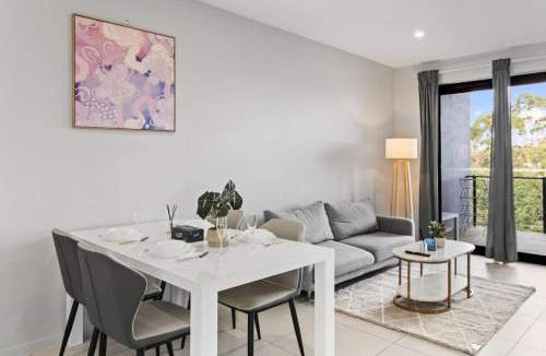 Macgregor Apartment | 2BR Near Plaza and Garden City Walk to Bus Easy M3