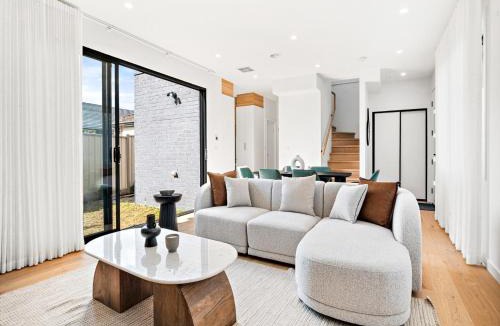 Pascoe Vale Apartment | Brand-New 3-Bed Townhouse in Pascoe Vale