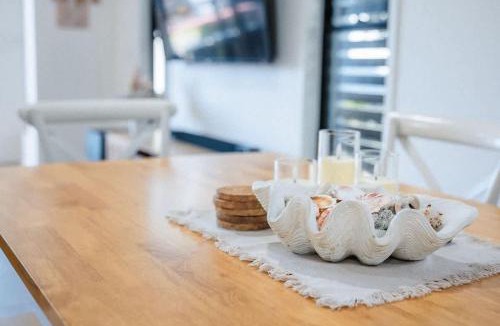 Airlie Beach Apartment | The Shell Shack on Whisper Bay