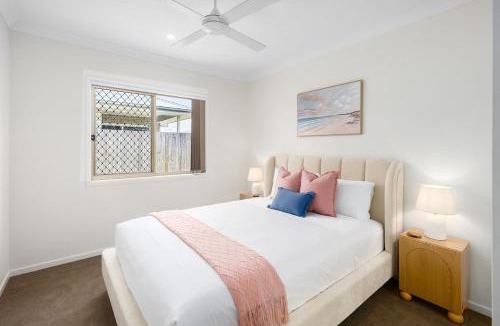 Ripley House | Spacious 4 Bedroom Home, for a Family of 8, Work friendly