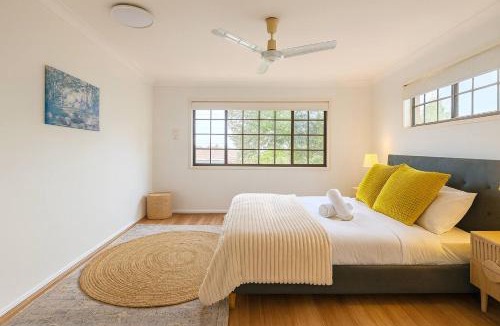 Macgregor House | Vintage Soul - Spacious 5BR family retreat in Macgregor