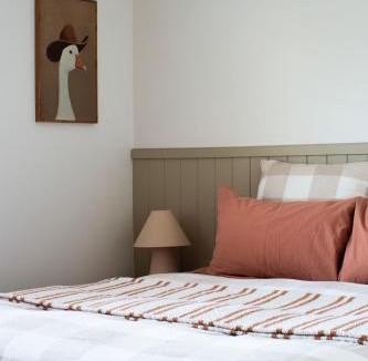 Merton House | Valley Park High Country Retreat - Farm Stay Feel, Tiny Home Vibes