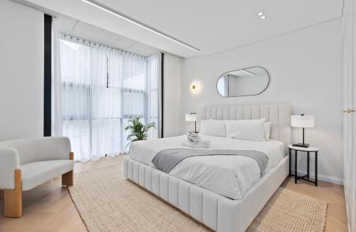 Woolloomooloo Apartment | 5BR Terrace House, Rooftop Spa & Amazing City View