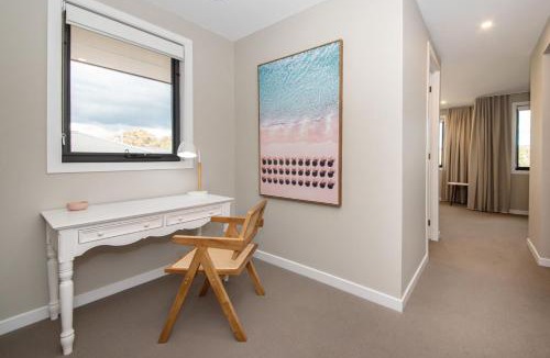 Safety Beach House | The Peninsula Pearl - Luxe by the Bay with Heated Pool
