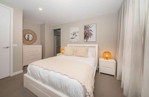 Safety Beach House | The Peninsula Pearl - Luxe by the Bay with Heated Pool