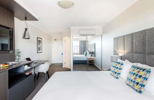Braddon Apartment | Mantra on Northbourne