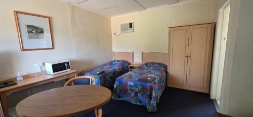 Deniliquin Hotel | Sportsmans Arms Hotel Motel Deniliquin
